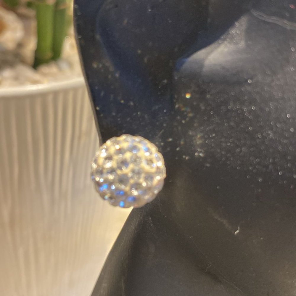 Beautiful earrings - Picture 1 of 3